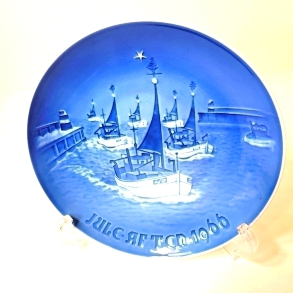 Collectible Christmas Plate- Bing and Grondahl 1966 Vintage